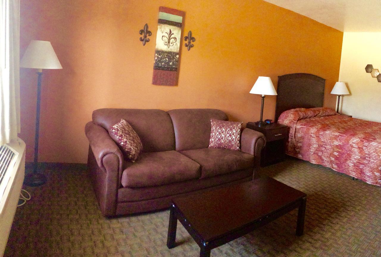 Phillipsburg Cottonwood Inn & Suites المظهر الخارجي الصورة