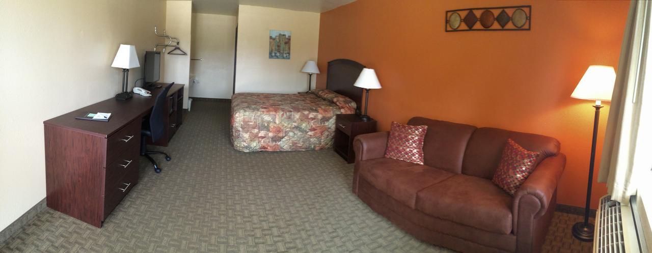 Phillipsburg Cottonwood Inn & Suites المظهر الخارجي الصورة