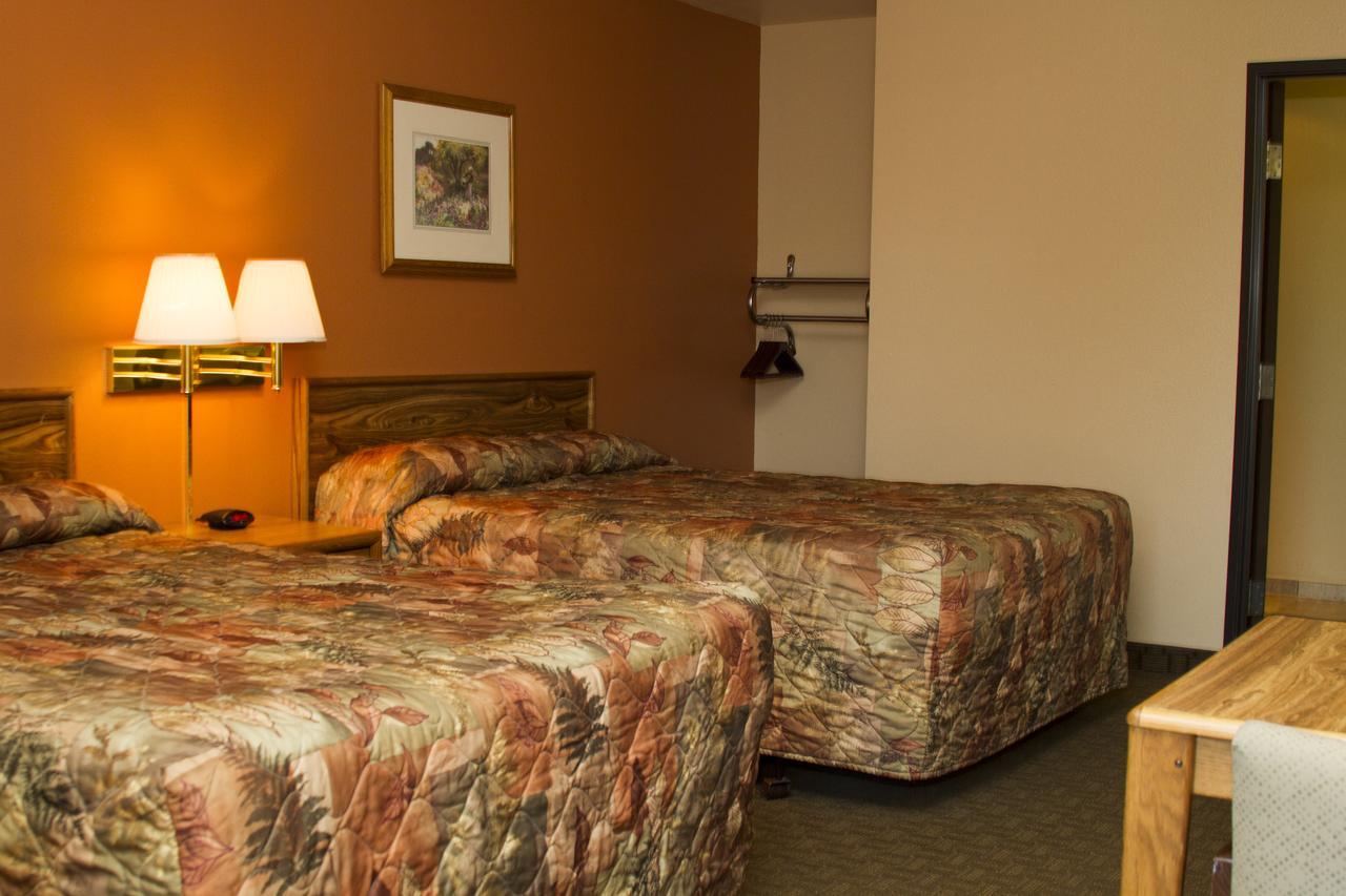 Phillipsburg Cottonwood Inn & Suites المظهر الخارجي الصورة