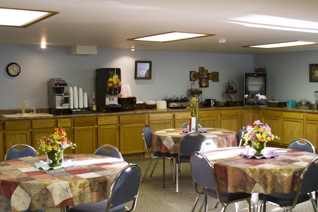 Phillipsburg Cottonwood Inn & Suites المظهر الخارجي الصورة