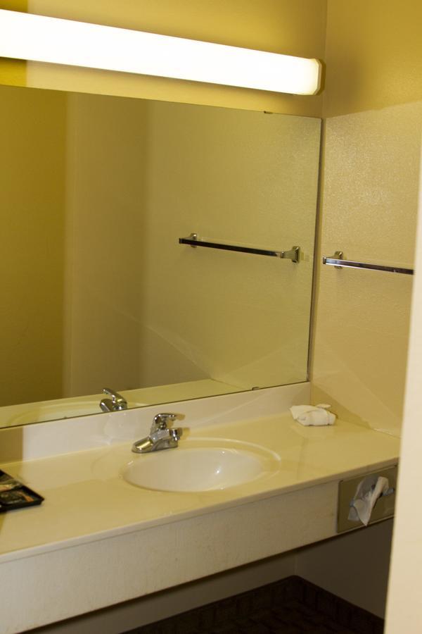 Phillipsburg Cottonwood Inn & Suites المظهر الخارجي الصورة
