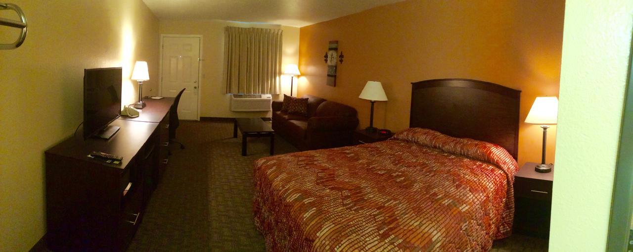 Phillipsburg Cottonwood Inn & Suites المظهر الخارجي الصورة