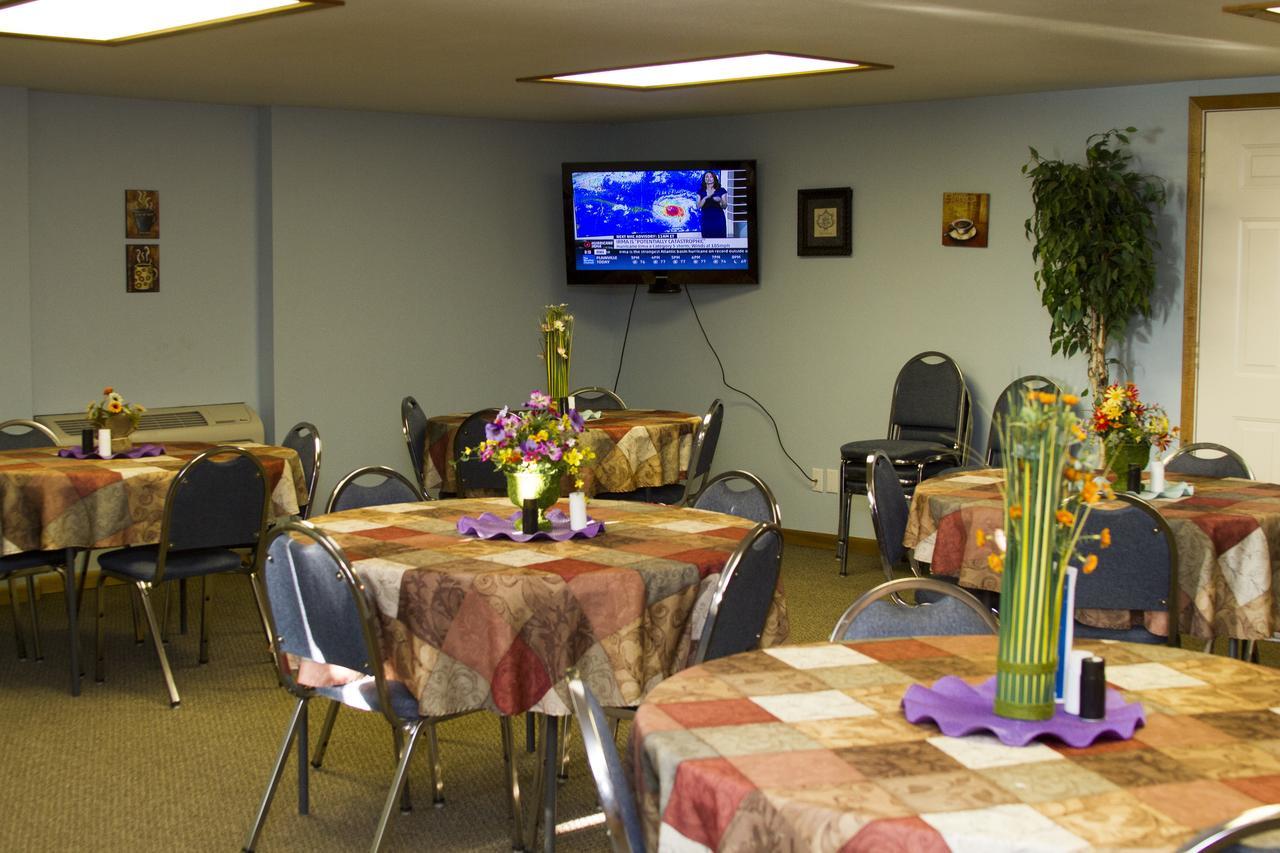 Phillipsburg Cottonwood Inn & Suites المظهر الخارجي الصورة